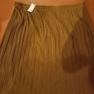 The Avenue Womans Brown Crinkly Strait Skirt NEW